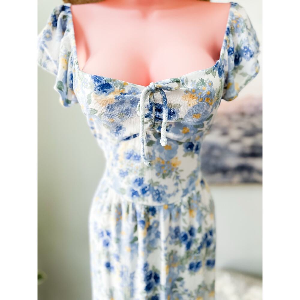Hollister Milkmaid Mornings & Meadow Wanderings cottagecore floral maxi dress - Picture 4 of 9